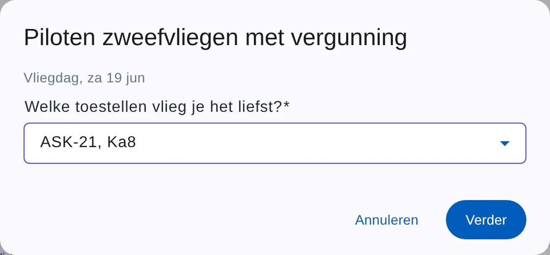 Ik kom bij Piloten zweefvliegen met vergunning: het venster met de vraag Welke toestellen vlieg je het liefst?, ASK-21 en Ka8 gekozen, en de knoppen Annuleren en Verder