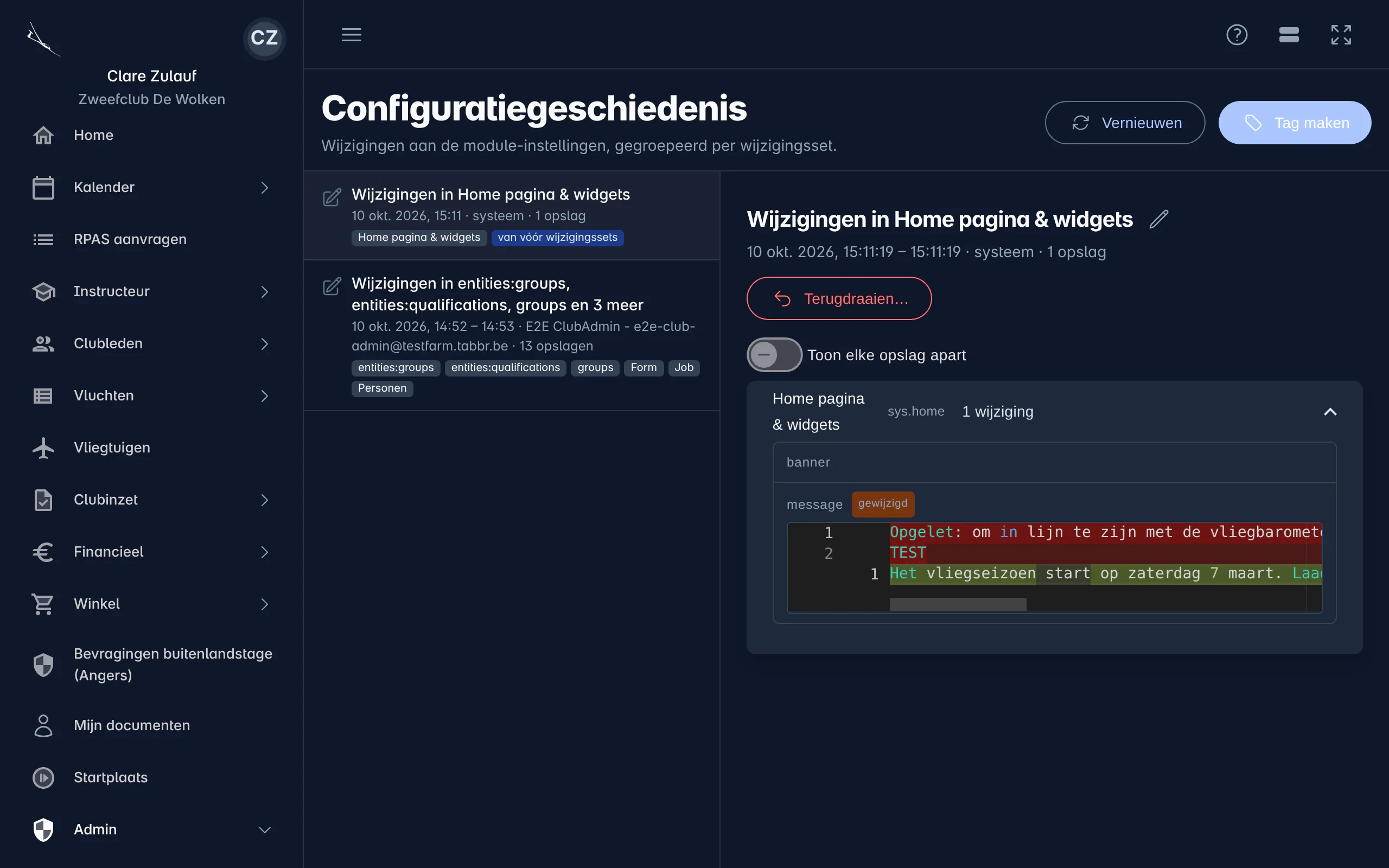 De configuratiegeschiedenis met links de wijzigingssets en rechts de details van een wijziging