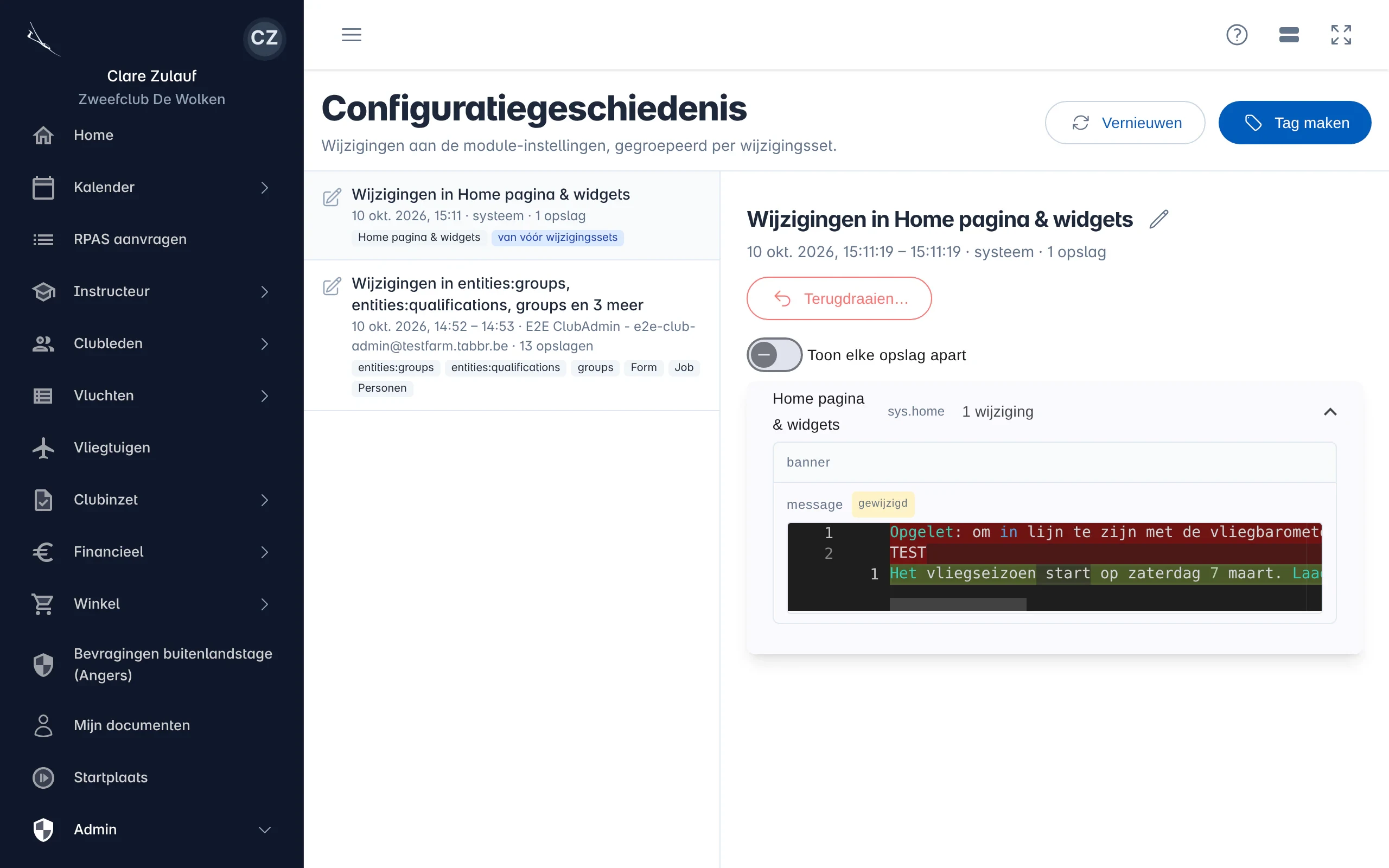 De configuratiegeschiedenis met links de wijzigingssets en rechts de details van een wijziging