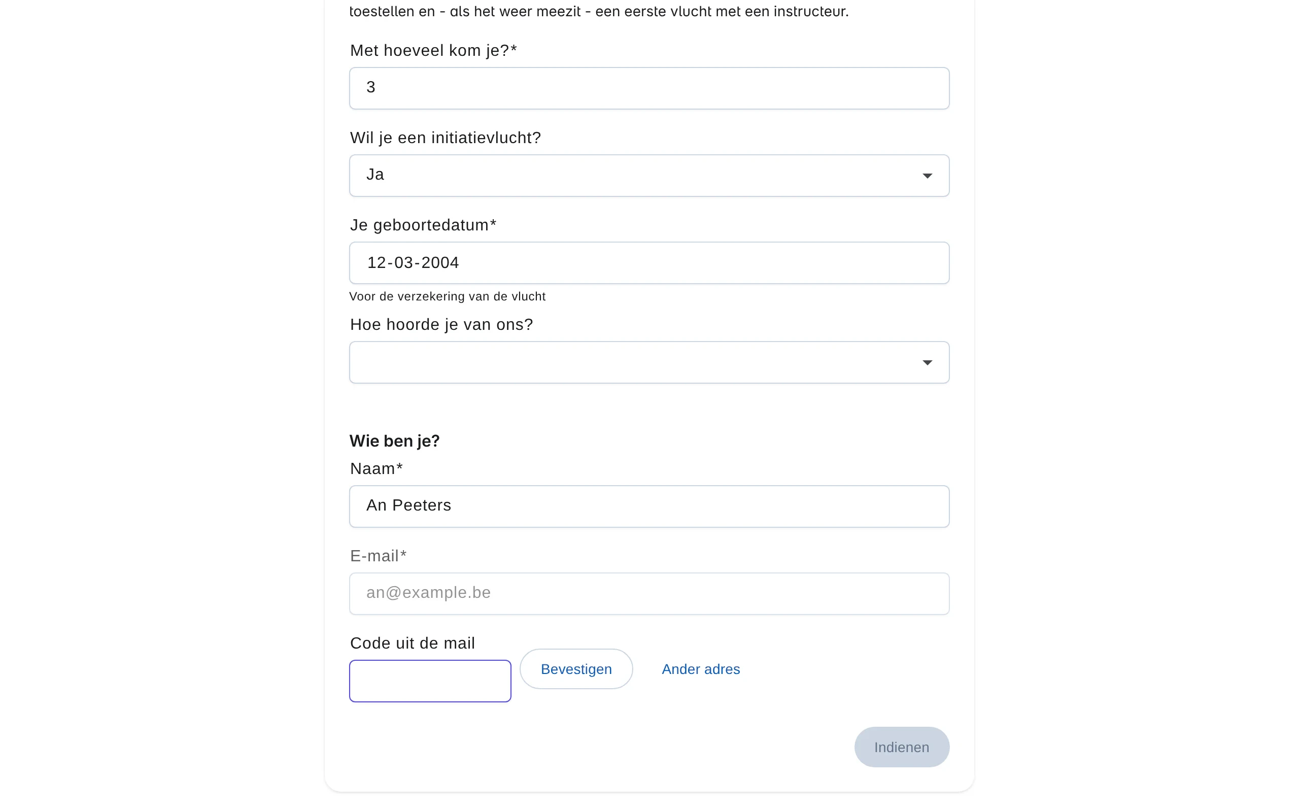 Een publiek formulier zonder aanmelden: de vragen, naam en e-mail, de code uit de mail en Indienen