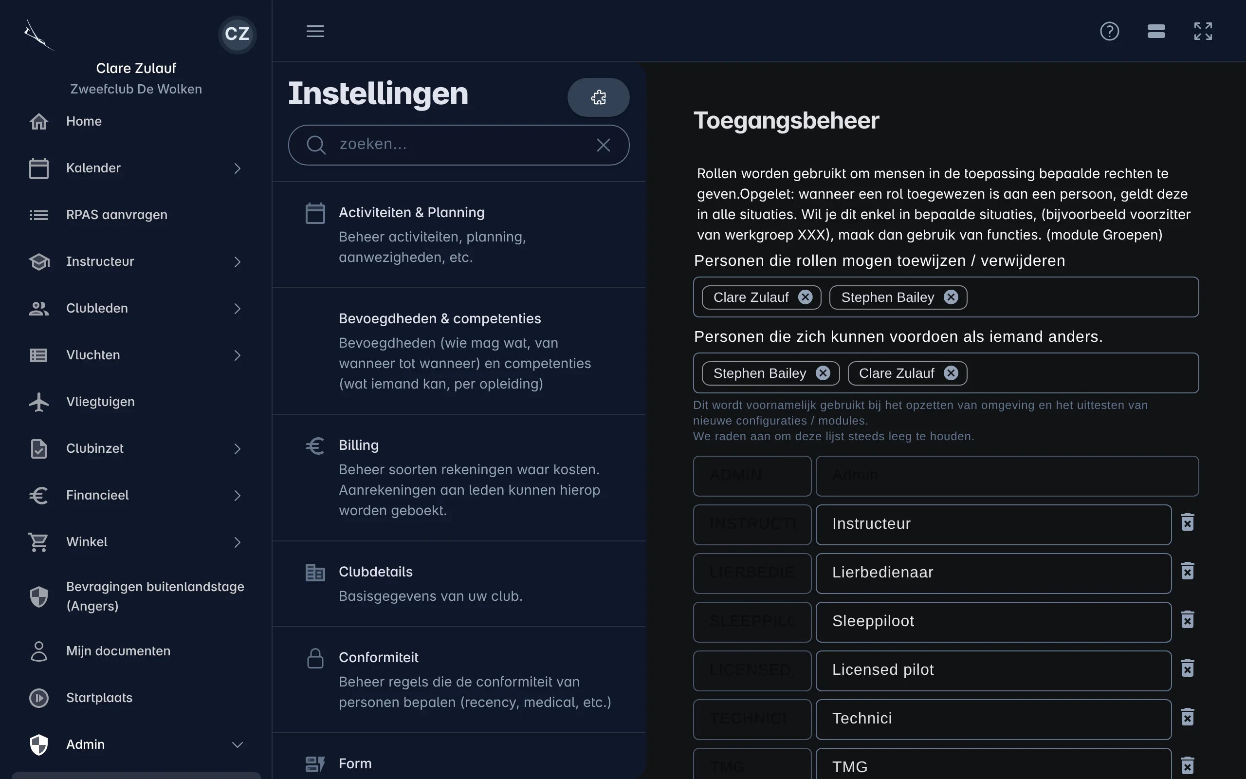 De instellingen van Toegangsbeheer met de lijst van rollen en wie rollen mag toekennen